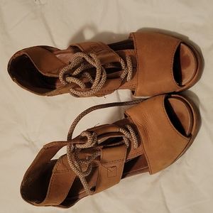 Sorel wedge sandals. Camel color size 7.